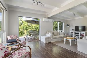 Blairgowrie Bella - light filled home with great deck - Great Ocean Road Tourism